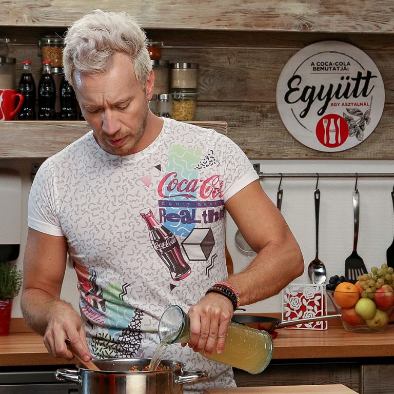 Együtt egy asztalnál // Coca-Cola-val